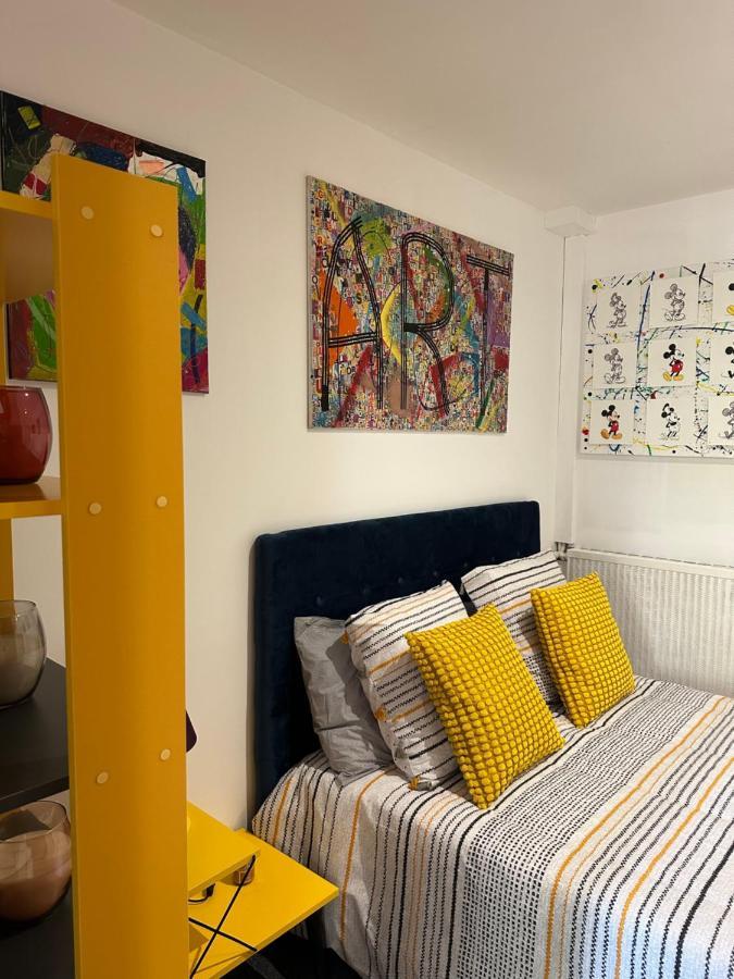 Pop Appart Appartement Artiste Configure En Galerie Dart A 200 M Du Centre Ville Avec Parking Prive Et Securise Gratuit Dans Copropriete Avignon Exterior foto